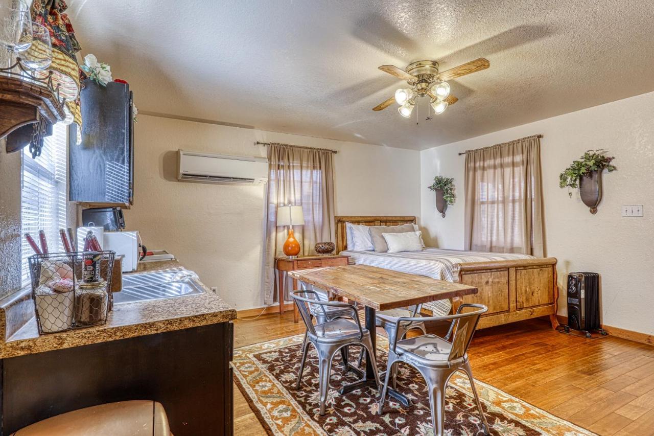 فندق فريدريكسبيرغفي  The Olive @ Mendelbaum Winery Guest Cabins المظهر الخارجي الصورة