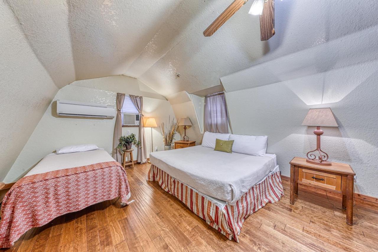 فندق فريدريكسبيرغفي  The Olive @ Mendelbaum Winery Guest Cabins المظهر الخارجي الصورة
